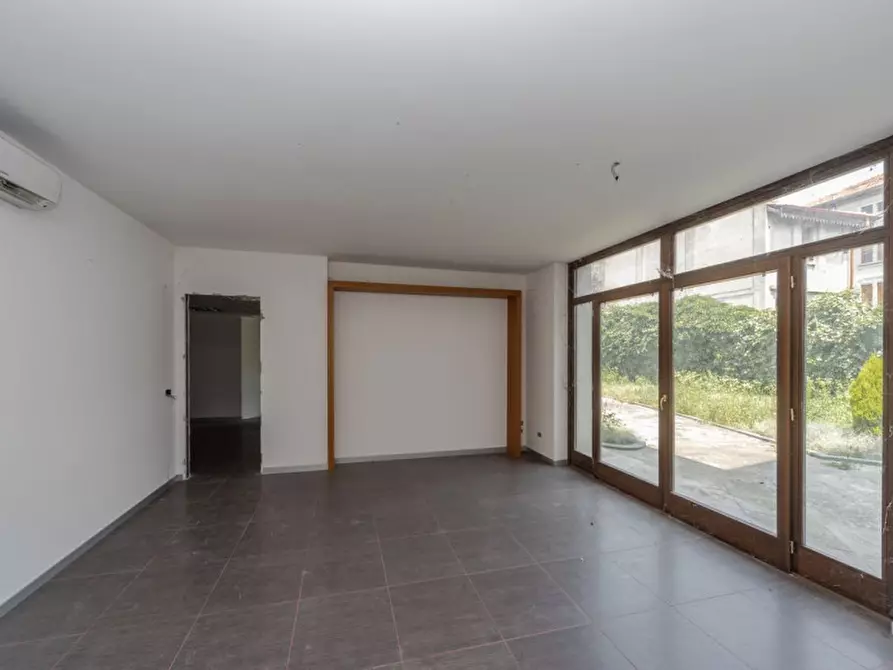 Immagine 4 di Ufficio in affitto  in Via Lauro Vezzani 3 a Bernareggio