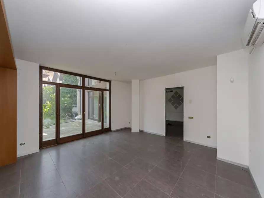 Immagine 5 di Ufficio in affitto  in Via Lauro Vezzani 3 a Bernareggio