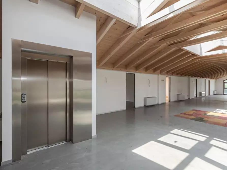 Immagine 10 di Ufficio in affitto  in Via Lauro Vezzani 3 a Bernareggio