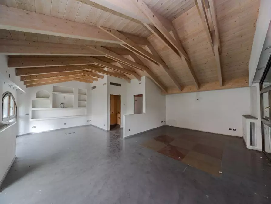 Immagine 28 di Ufficio in affitto  in Via Lauro Vezzani 3 a Bernareggio