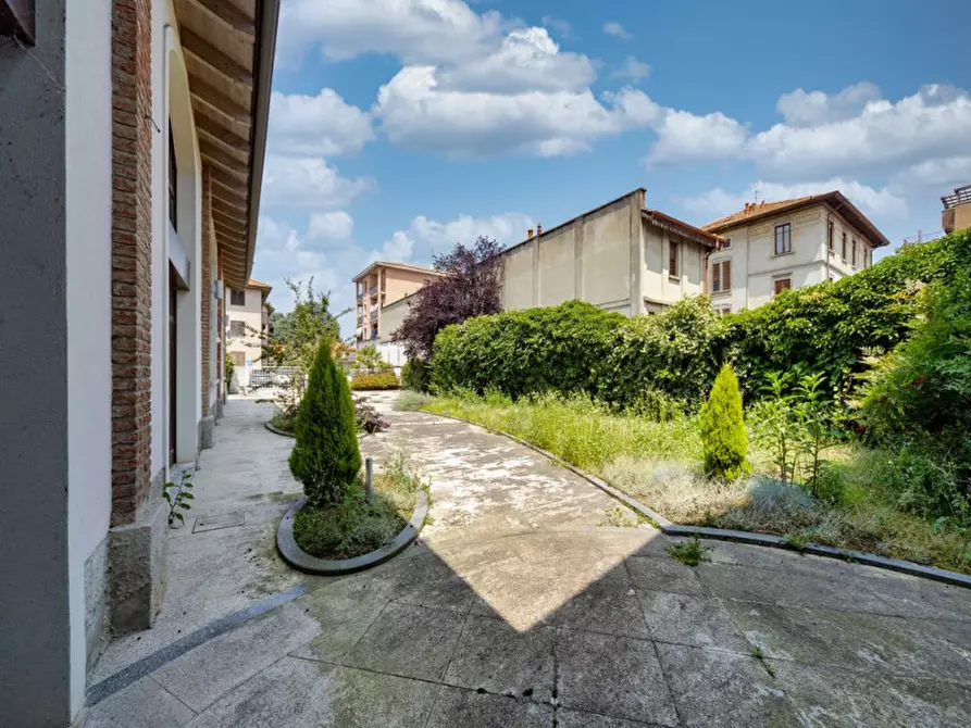 Immagine 44 di Ufficio in affitto  in Via Lauro Vezzani 3 a Bernareggio