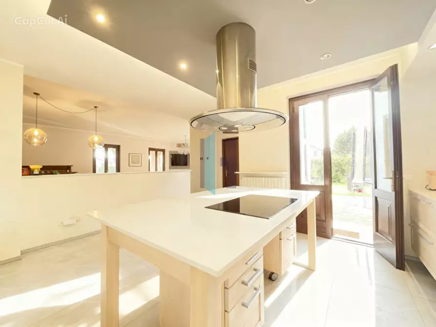 Immagine 5 di Villa in vendita  in via pedrocchetta a Cazzago San Martino