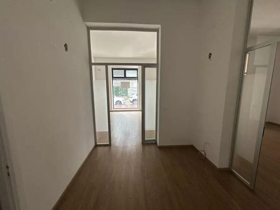 Immagine 13 di Negozio in affitto  in Via Capitano Ritucci 15 a Lecce