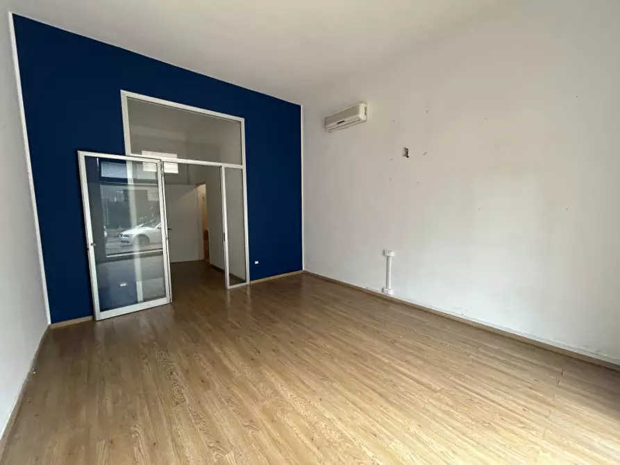 Immagine 18 di Negozio in affitto  in Via Capitano Ritucci 15 a Lecce