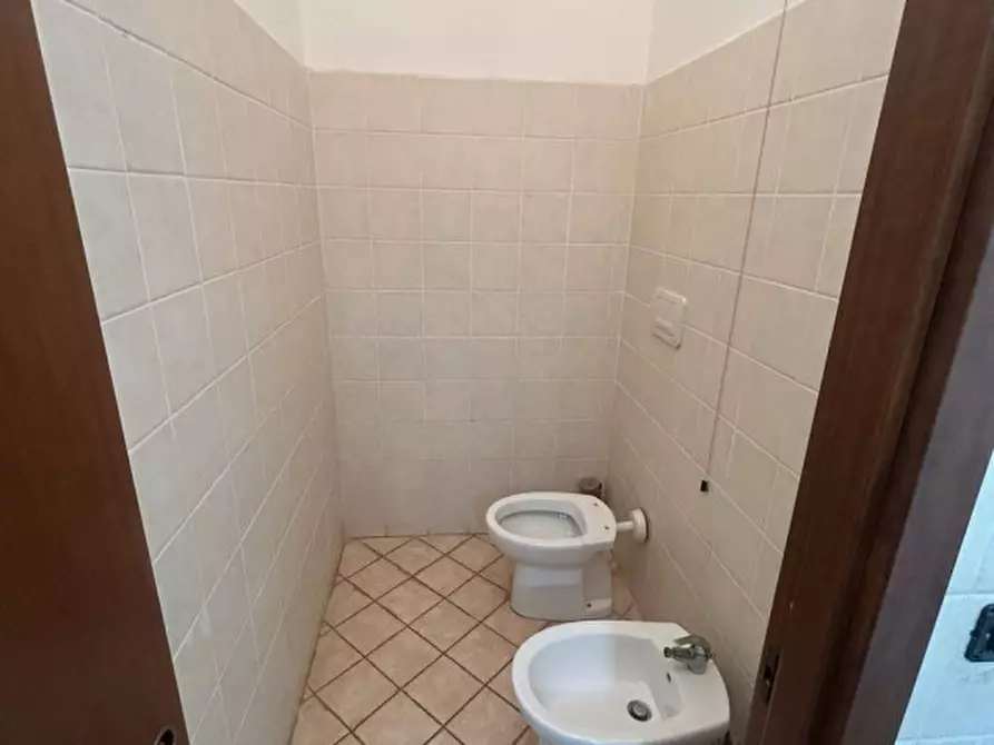 Immagine 23 di Negozio in affitto  in Via Capitano Ritucci 15 a Lecce