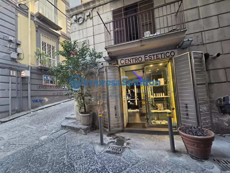 Immagine 1 di Attività commerciale in vendita  in Via San Liborio a Napoli