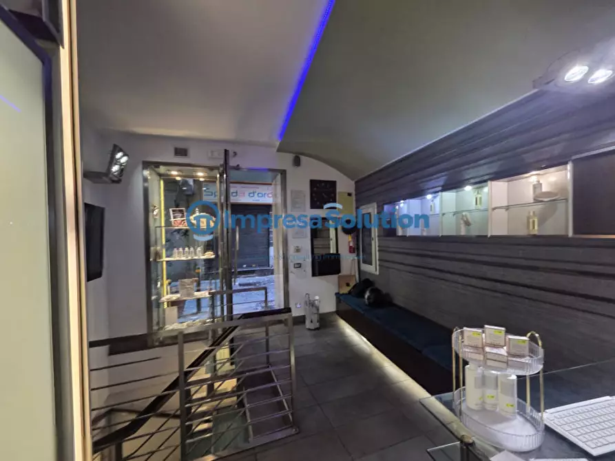 Immagine 2 di Attività commerciale in vendita  in Via San Liborio a Napoli