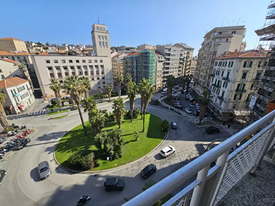 Immagine 6 di Appartamento in vendita  in Piazza Saffi a Savona