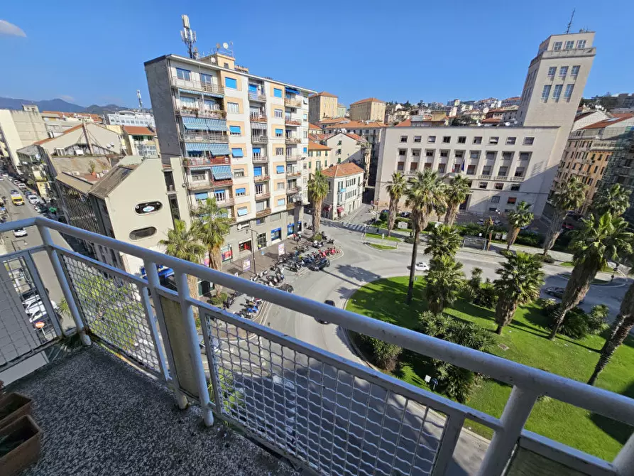 Immagine 7 di Appartamento in vendita  in Piazza Saffi a Savona
