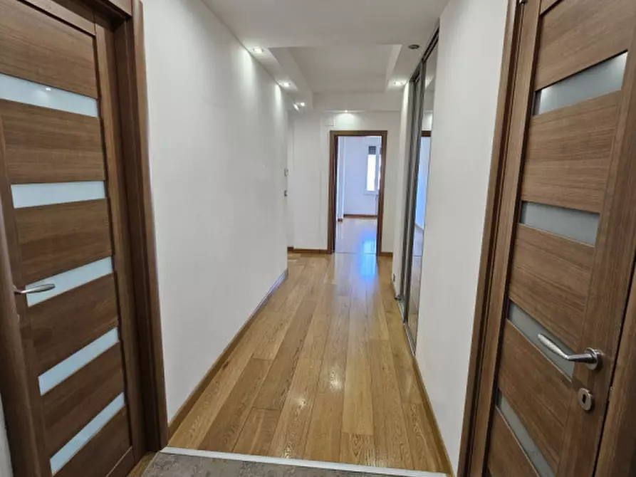 Immagine 21 di Appartamento in vendita  in Piazza Saffi a Savona