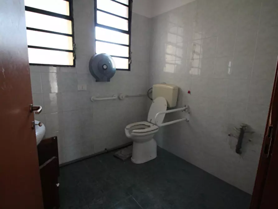 Immagine 9 di Negozio in affitto  in Via Nazario Sauro 184 a San Donà Di Piave