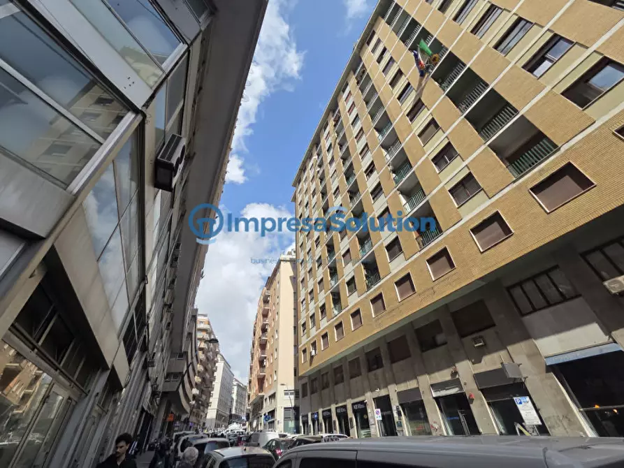 Immagine 3 di Negozio in affitto  in Via Roberto Bracco a Napoli