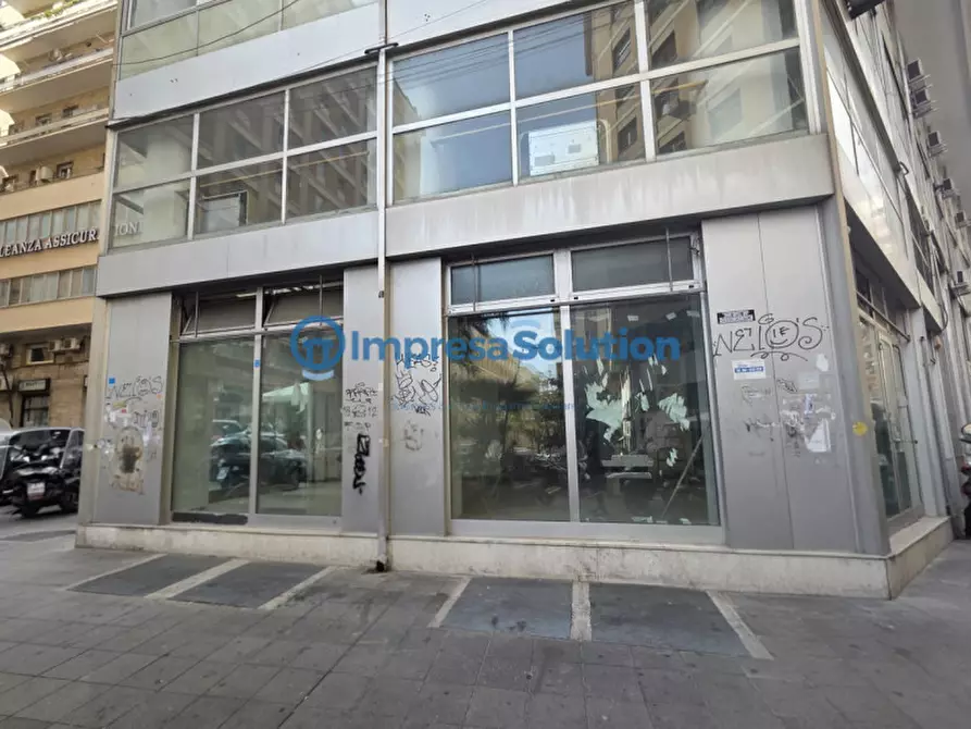 Immagine 5 di Negozio in affitto  in Via Roberto Bracco a Napoli
