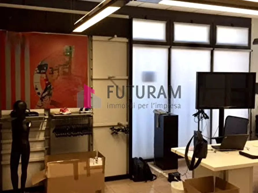 Immagine 3 di Negozio in vendita  a Mestrino