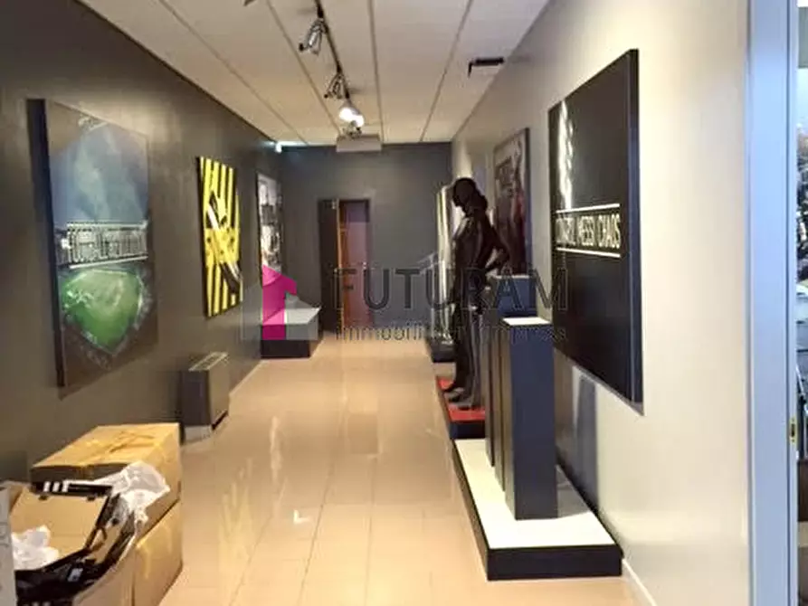 Immagine 4 di Negozio in vendita  a Mestrino