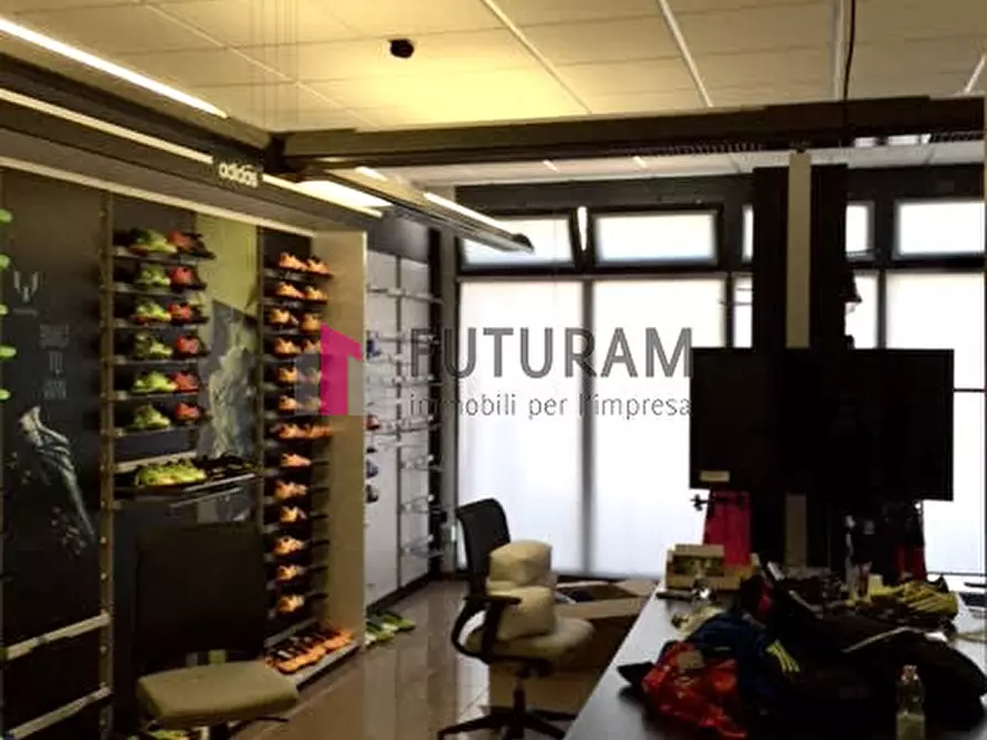 Immagine 5 di Negozio in vendita  a Mestrino