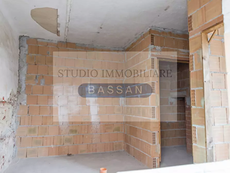 Immagine 7 di Rustico / casale in vendita  in Via San Giorgio 6 a Casorate Sempione