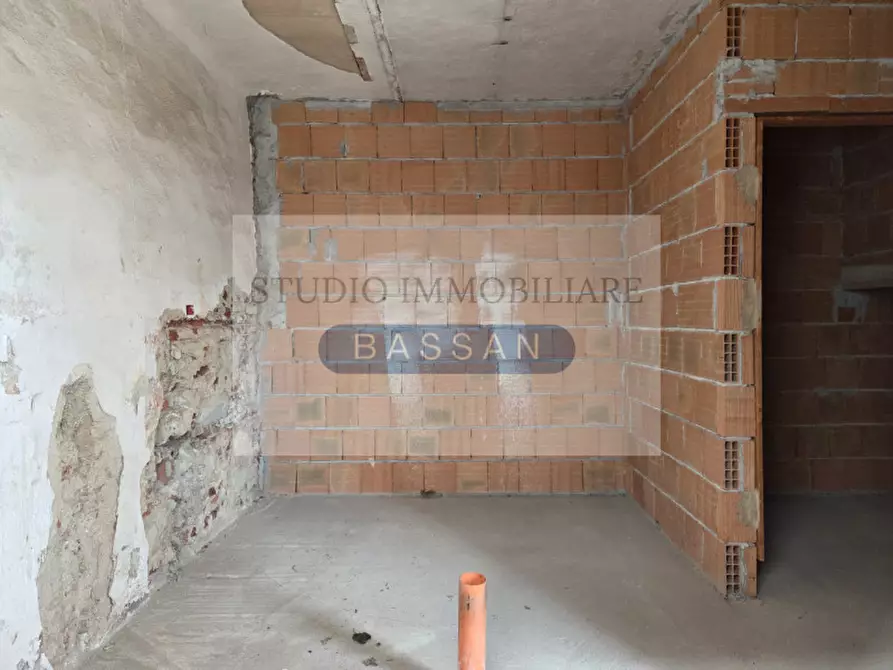 Immagine 11 di Rustico / casale in vendita  in Via San Giorgio 6 a Casorate Sempione