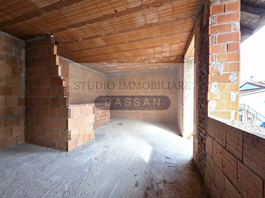 Immagine 13 di Rustico / casale in vendita  in Via San Giorgio 6 a Casorate Sempione