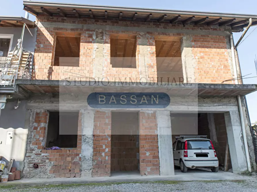 Immagine 22 di Rustico / casale in vendita  in Via San Giorgio 6 a Casorate Sempione