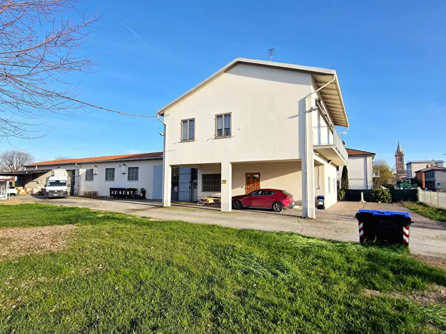 Immagine 1 di Magazzino in affitto  in Via Mavora, 13 a Sant'agata Bolognese