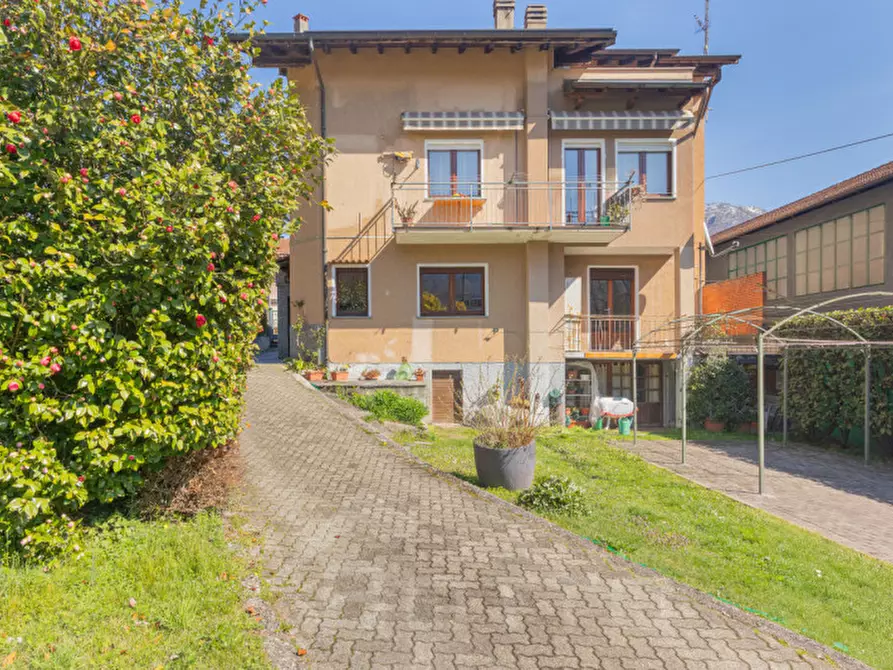 Immagine 3 di Appartamento in vendita  in Via Fratelli Brebbia 5 a Omegna