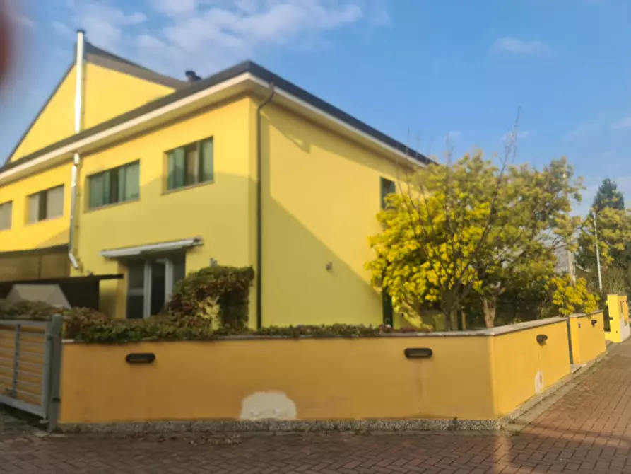 Immagine 1 di Casa bifamiliare in vendita  in VIA FRASCONA 24 a Ferrara