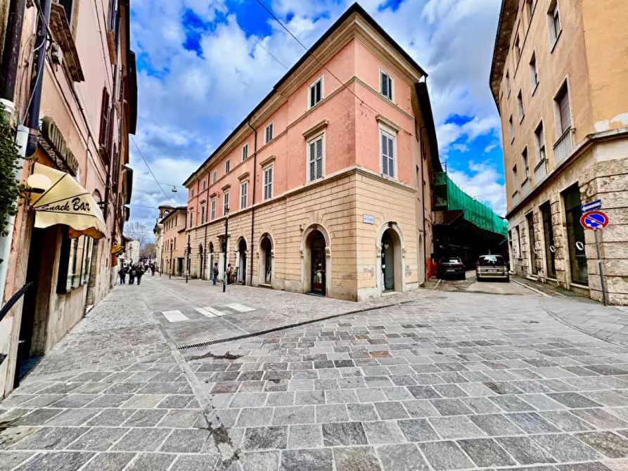 Immagine 1 di Negozio in affitto  in Via Cintia, 34 a Rieti