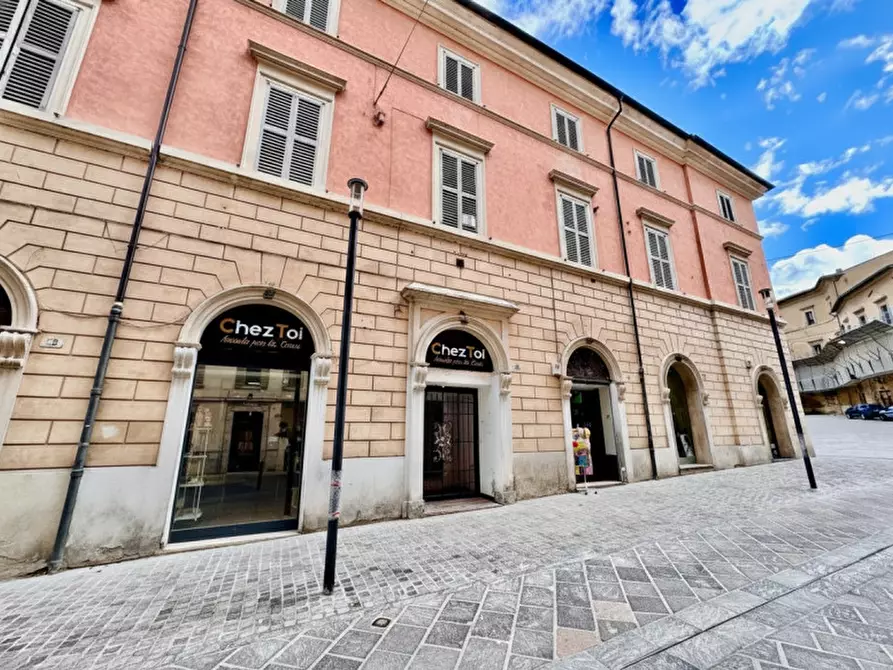 Immagine 2 di Negozio in affitto  in Via Cintia, 34 a Rieti