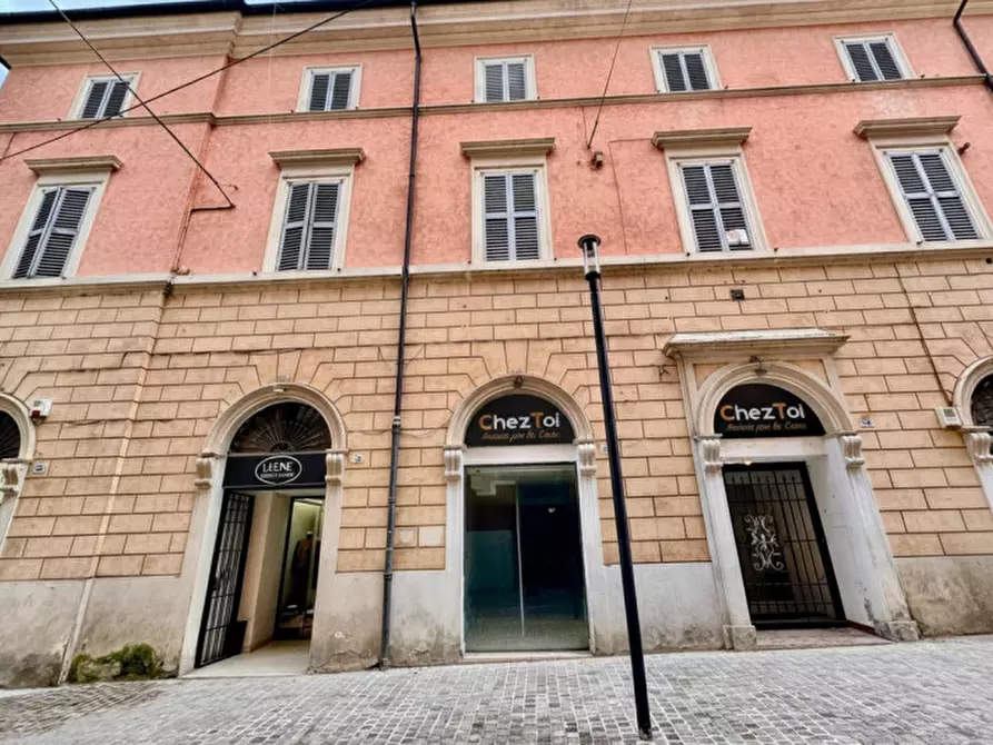 Immagine 3 di Negozio in affitto  in Via Cintia, 34 a Rieti