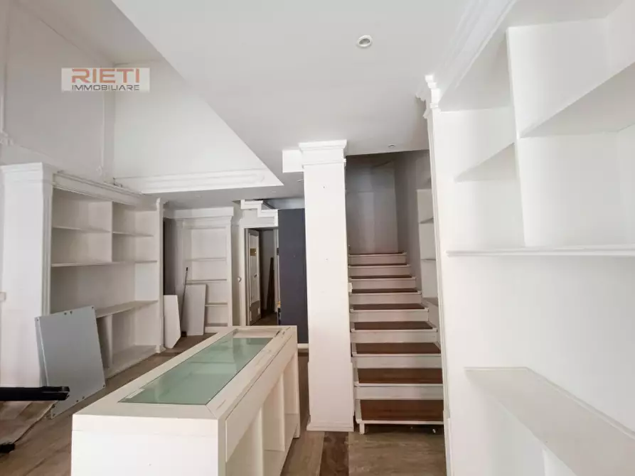 Immagine 4 di Negozio in affitto  in Via Cintia, 34 a Rieti