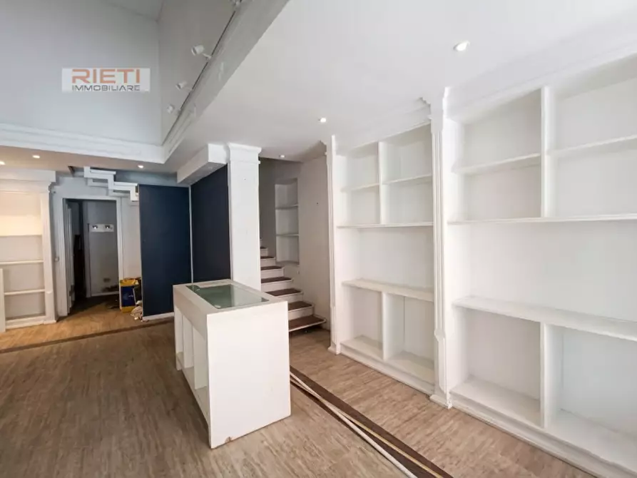 Immagine 5 di Negozio in affitto  in Via Cintia, 34 a Rieti