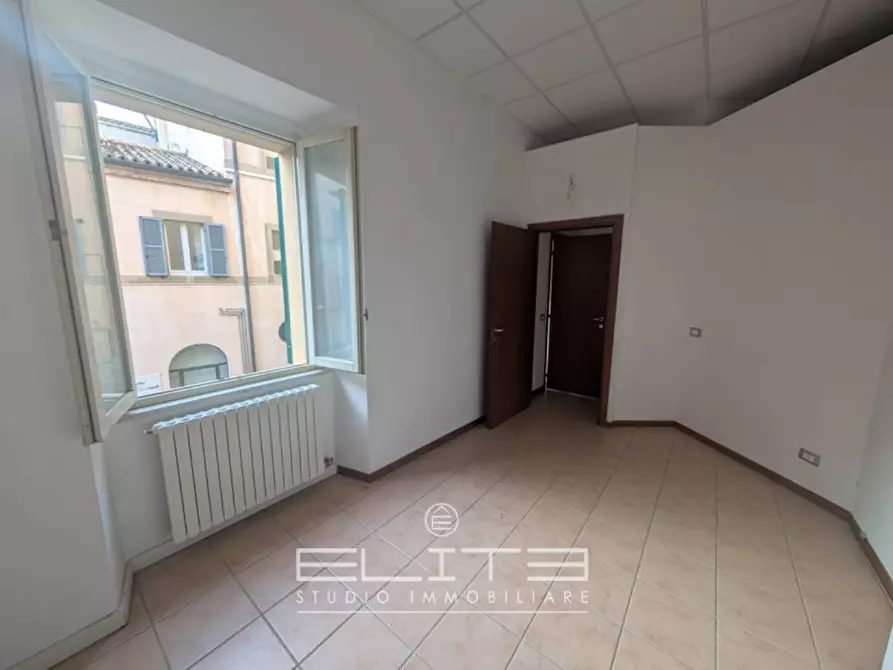 Immagine 2 di Laboratorio in vendita  in Piazza del Plebiscito a Ancona