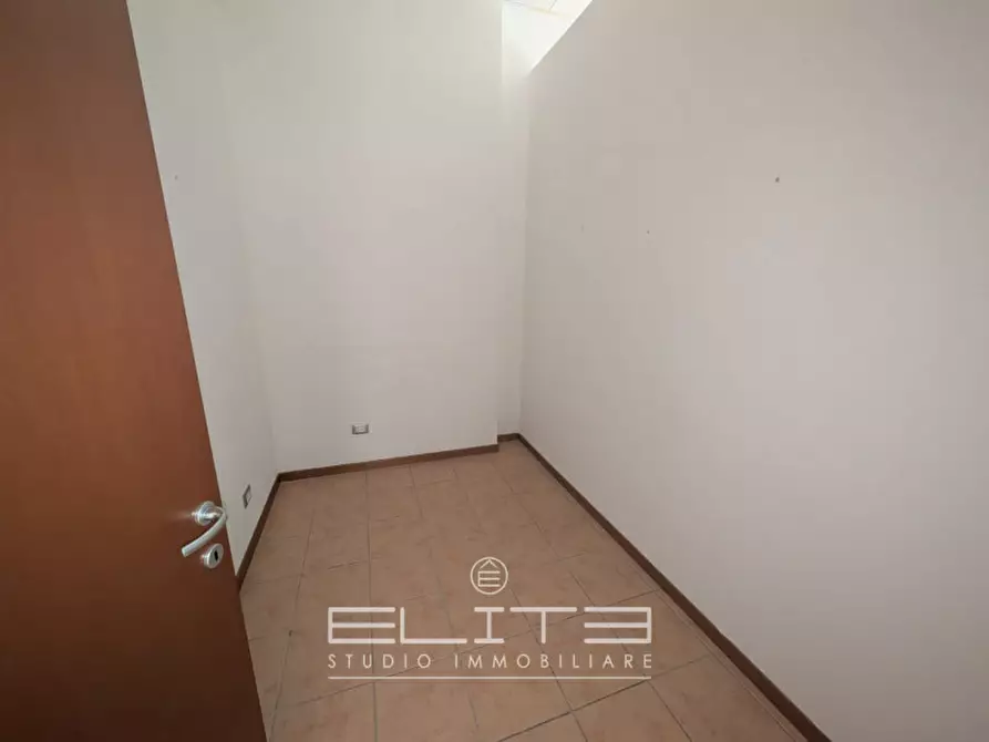 Immagine 9 di Laboratorio in vendita  in Piazza del Plebiscito a Ancona