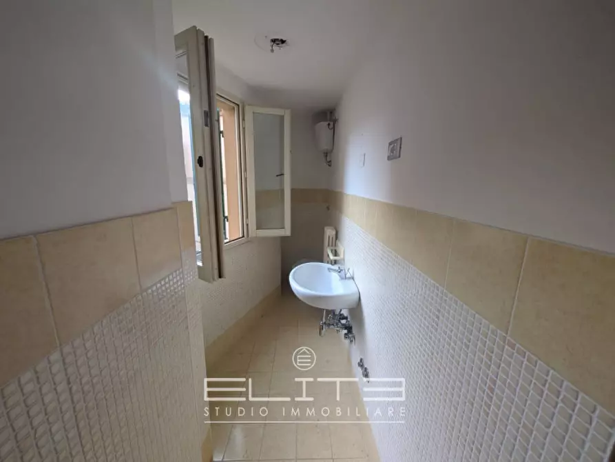 Immagine 10 di Laboratorio in vendita  in Piazza del Plebiscito a Ancona