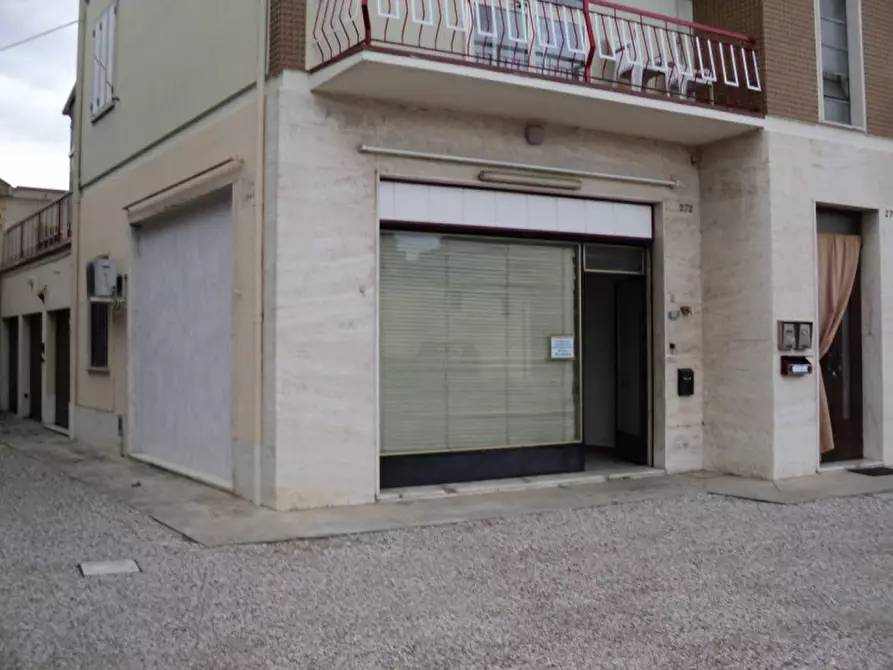 Immagine 1 di Ufficio in vendita  in VIA CHIESA 272 a Ferrara