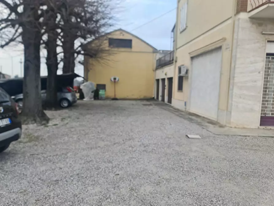 Immagine 4 di Ufficio in vendita  in VIA CHIESA 272 a Ferrara