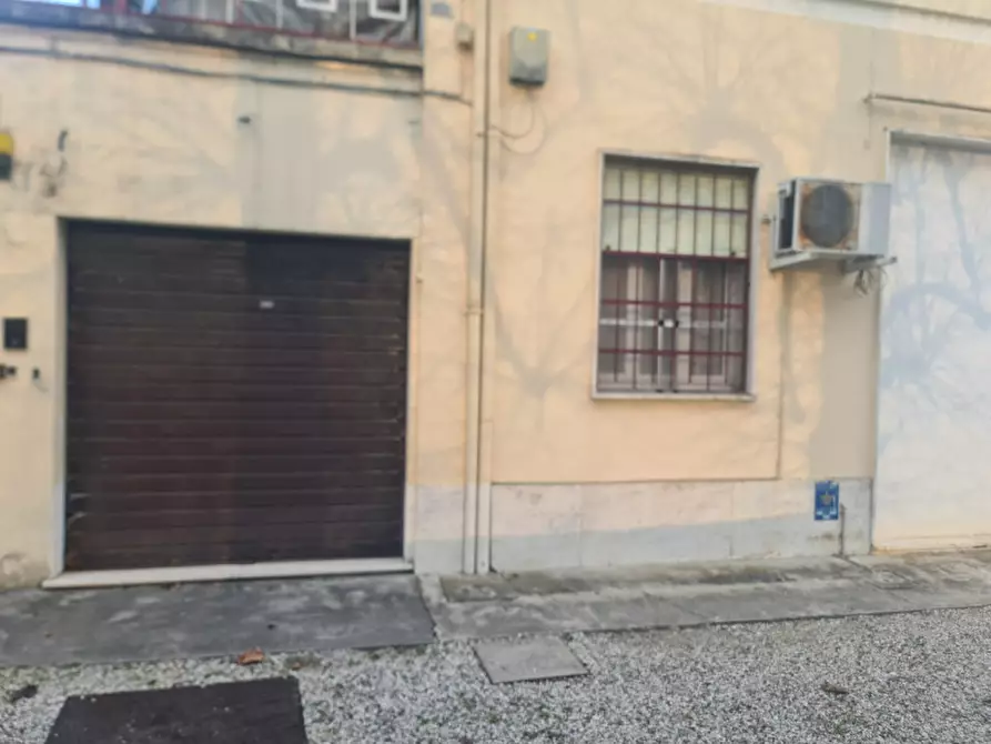 Immagine 5 di Ufficio in vendita  in VIA CHIESA 272 a Ferrara
