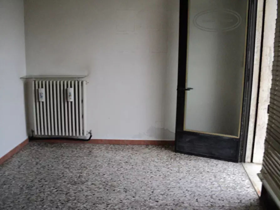 Immagine 9 di Ufficio in vendita  in VIA CHIESA 272 a Ferrara