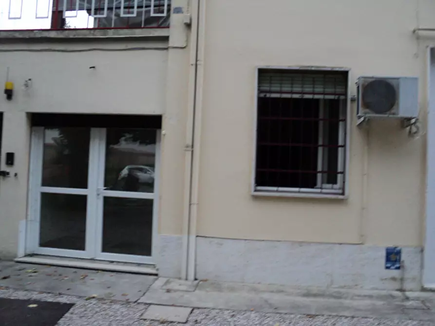 Immagine 21 di Ufficio in vendita  in VIA CHIESA 272 a Ferrara