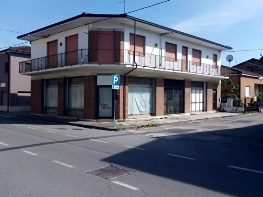 Immagine 1 di Negozio in vendita  in via martiri della libertà 45 a Zimella