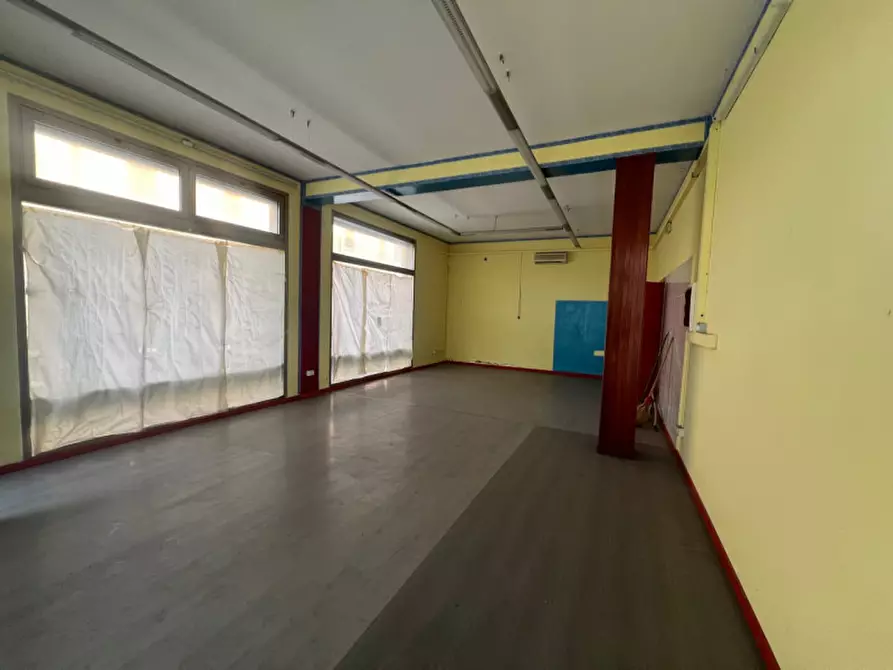 Immagine 5 di Negozio in vendita  in via martiri della libertà 45 a Zimella