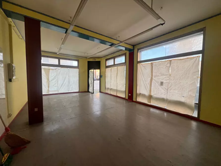 Immagine 7 di Negozio in vendita  in via martiri della libertà 45 a Zimella