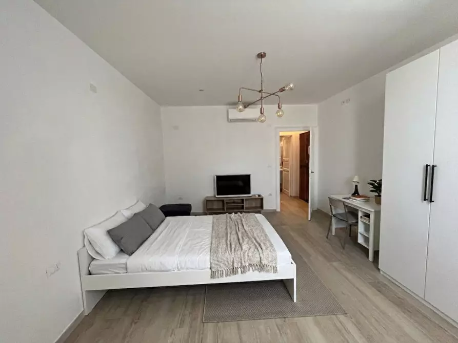 Immagine 3 di Appartamento in vendita  in VIA  MASSENZIO MASIA a Bologna