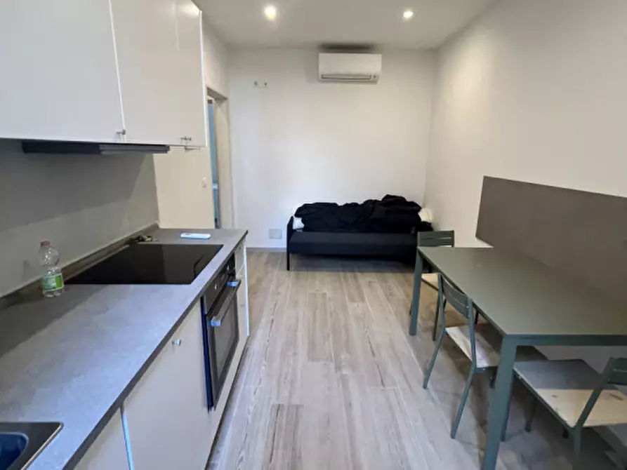 Immagine 4 di Appartamento in vendita  in VIA  MASSENZIO MASIA a Bologna