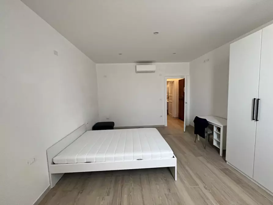 Immagine 6 di Appartamento in vendita  in VIA  MASSENZIO MASIA a Bologna