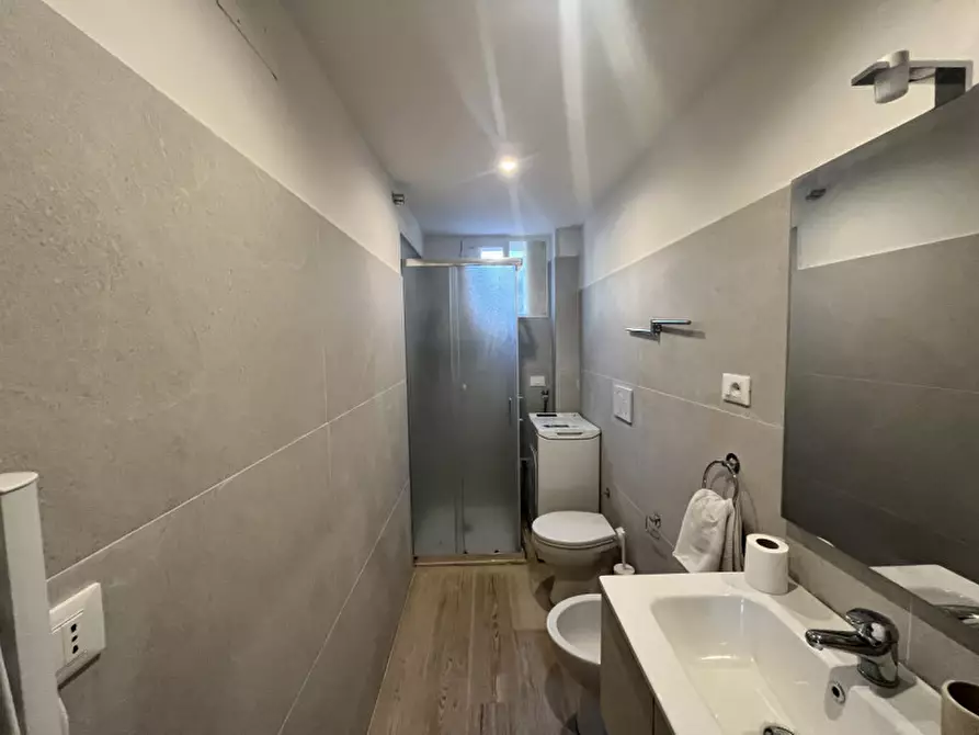 Immagine 8 di Appartamento in vendita  in VIA  MASSENZIO MASIA a Bologna