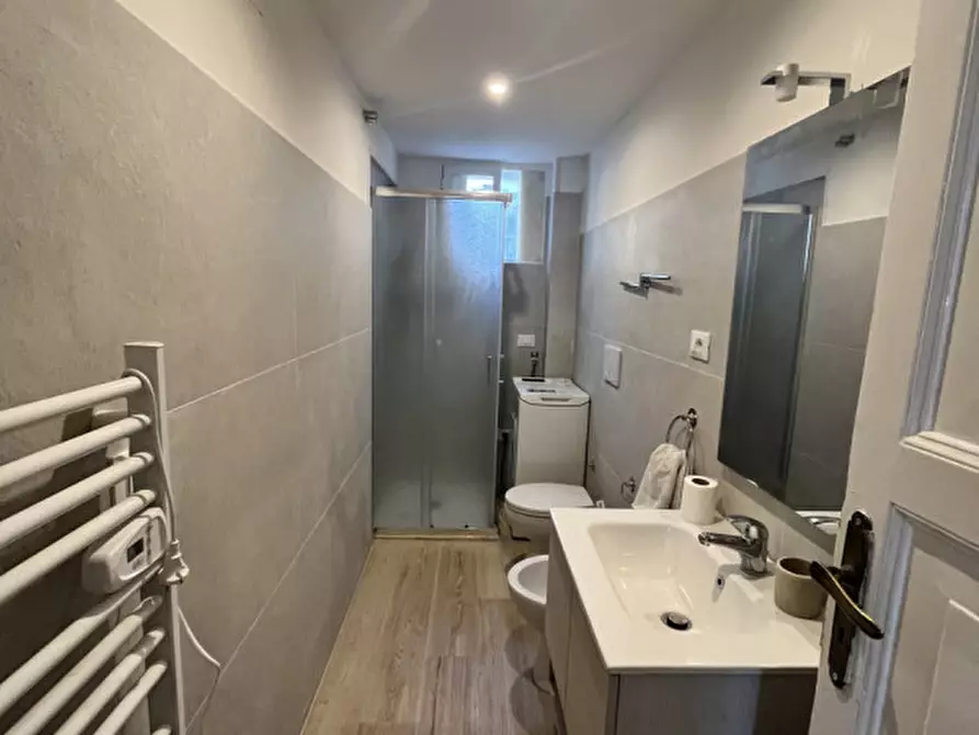 Immagine 9 di Appartamento in vendita  in VIA  MASSENZIO MASIA a Bologna