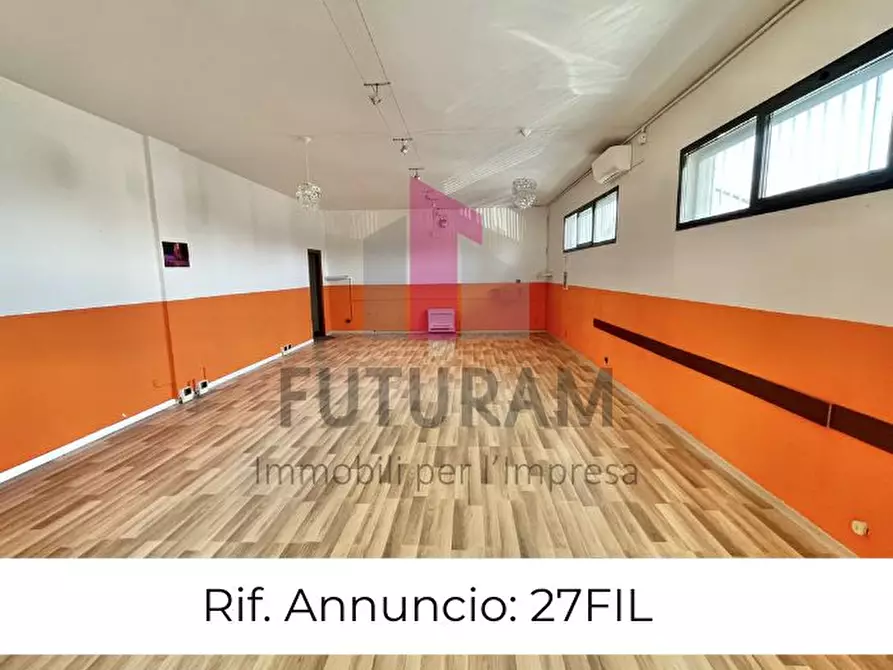 Immagine 1 di Negozio in vendita  a Torri Di Quartesolo