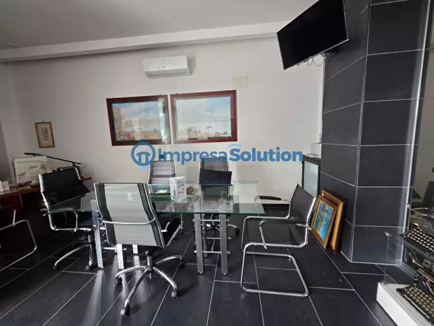 Immagine 20 di Negozio in vendita  in via michele da caravaggio a Napoli